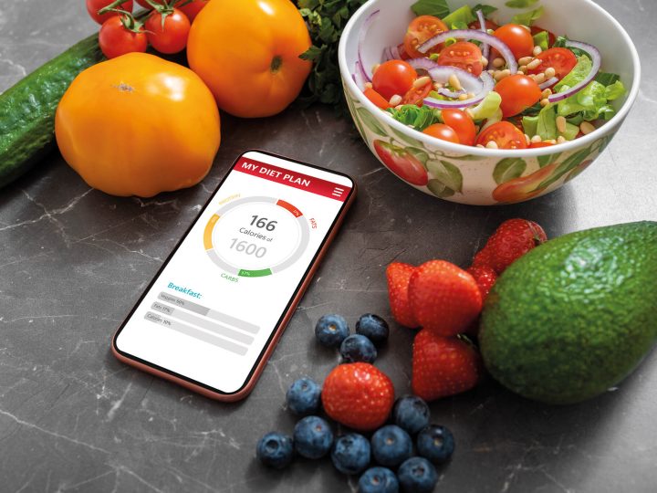Intelligenza artificiale in cucina: come usare le app per pianificare pasti sani e risparmiare